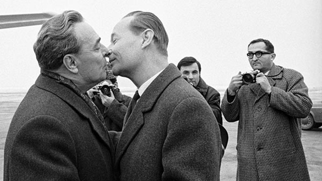 Alexander Dubcek, Leonid Brezhnev, kiss