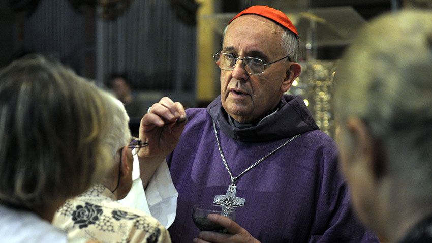 Pápánk van! Jorge Maria Bergoglio 77 éves argentin érsek lett az új pápa I. Ferenc néven!