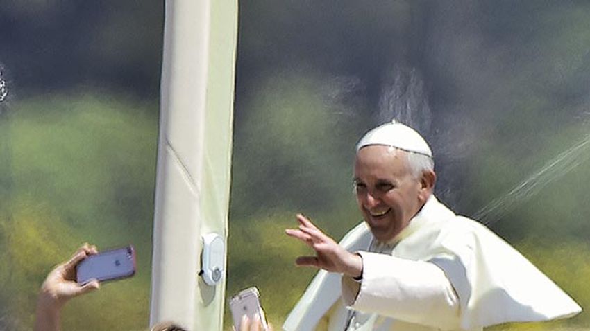 Hogy viseli majd a pápa az oxigénhiányt? Kokalevelet ajánlanak neki