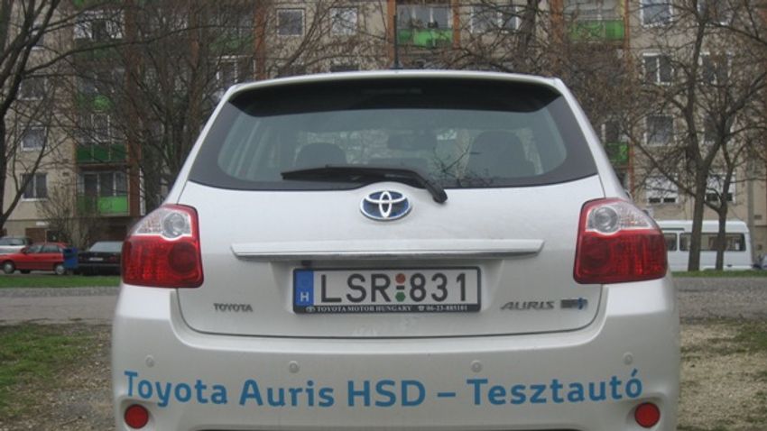 Toyota Auris HSD: fogyasztása nulla?