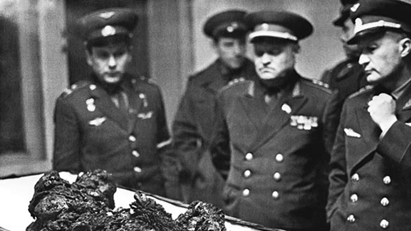 Funeral of the cosmonaut Vladimir Komarov.