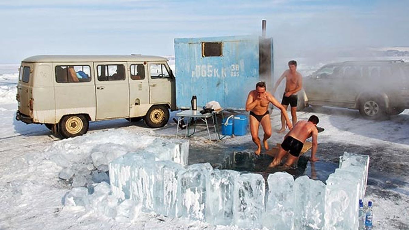 Mobile, ice "Russian bath", on Bakal.