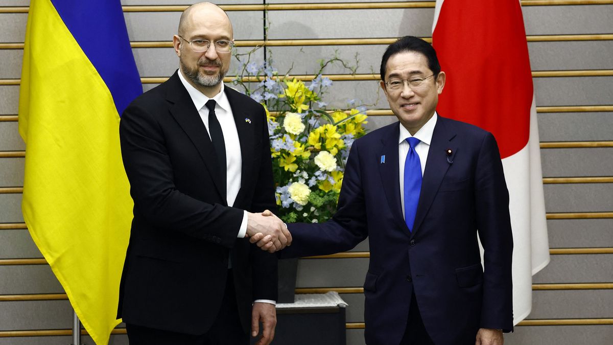 Újabb katonai támogatást kért az ukrán kormányfő Japánban