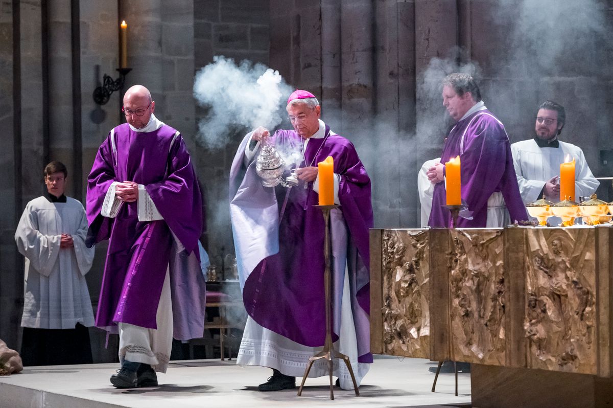 Archbishop Schick of Bamberg bids farewell with church service