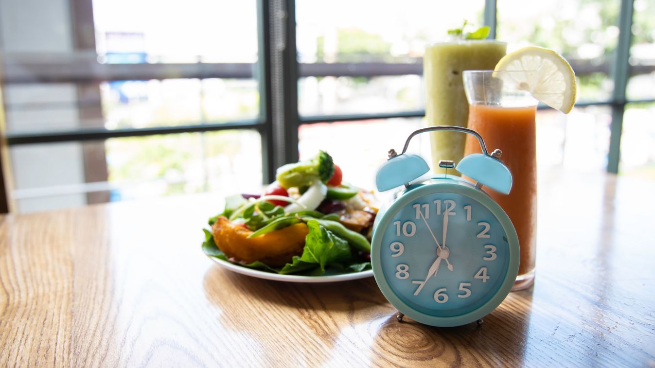 Selective,Focus,Of,Blue,Clock,Intermittent,Fasting,Image,As,Window