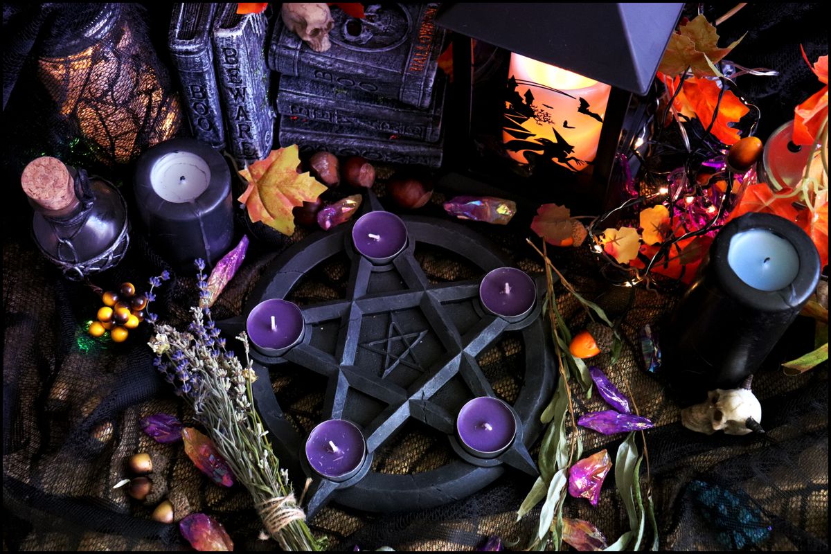 Witchcraft,,Halloween,&,Samhain,Vibes