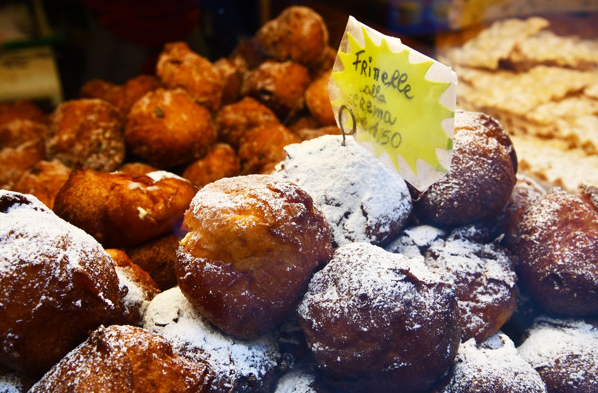 Venice,,Italy-february,2020;,Close,Up,Of,Frittelle,Or,Fritole;,Venetian