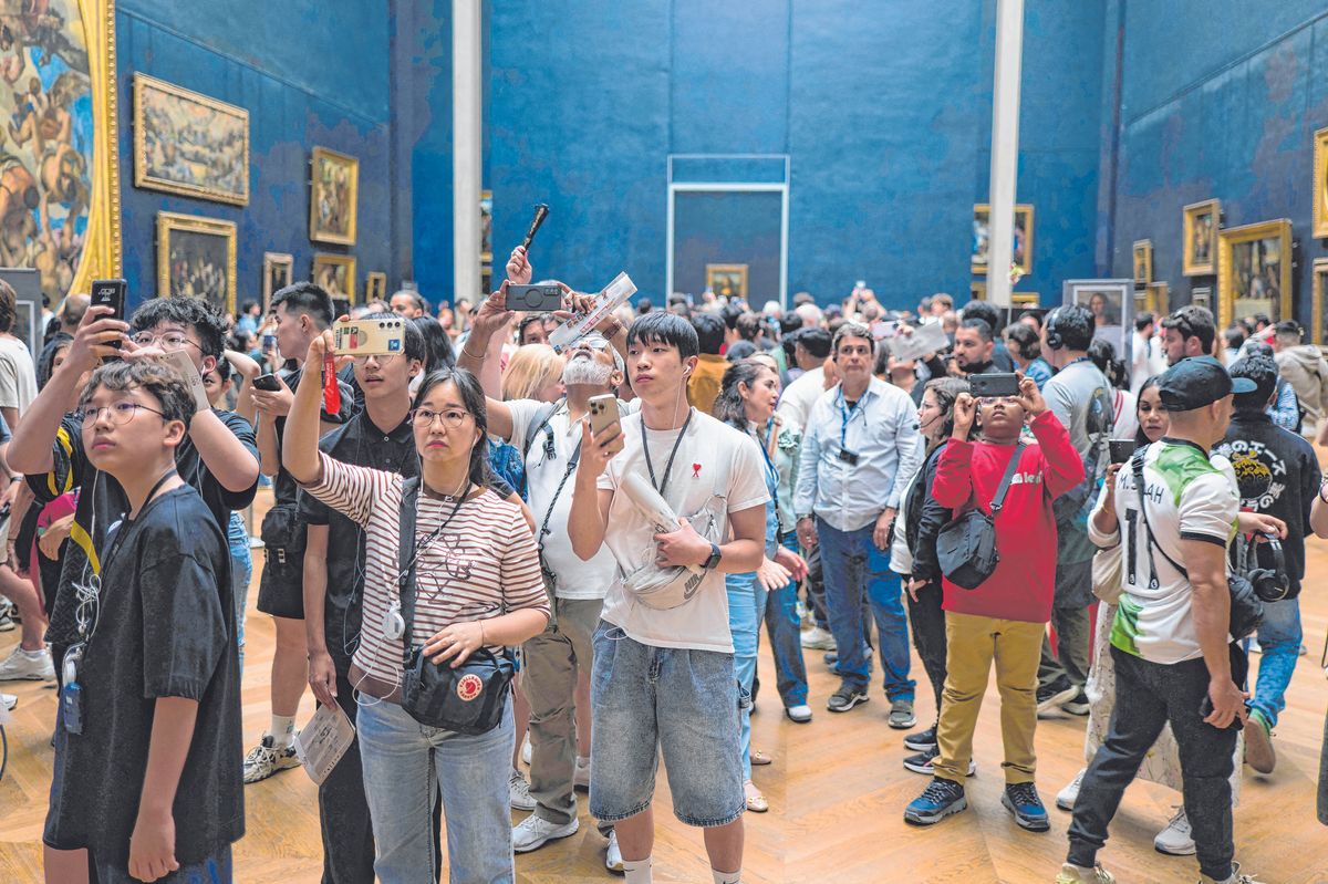 FRANCE - TOURISM AT THE LOUVRE