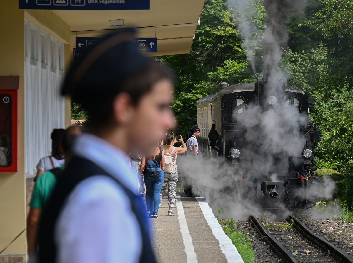 gyermekvasutasok, avatás, Hűvösvölgy