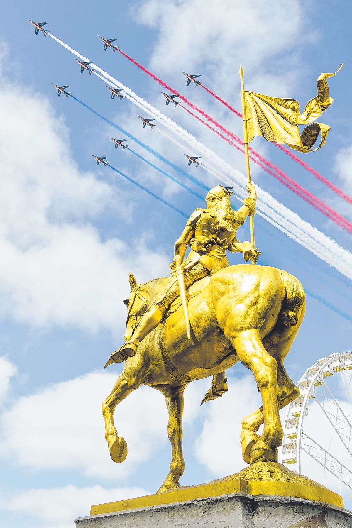 Paris,,France,-,July,14,,2015:,The,Aerobatic,Team,Of