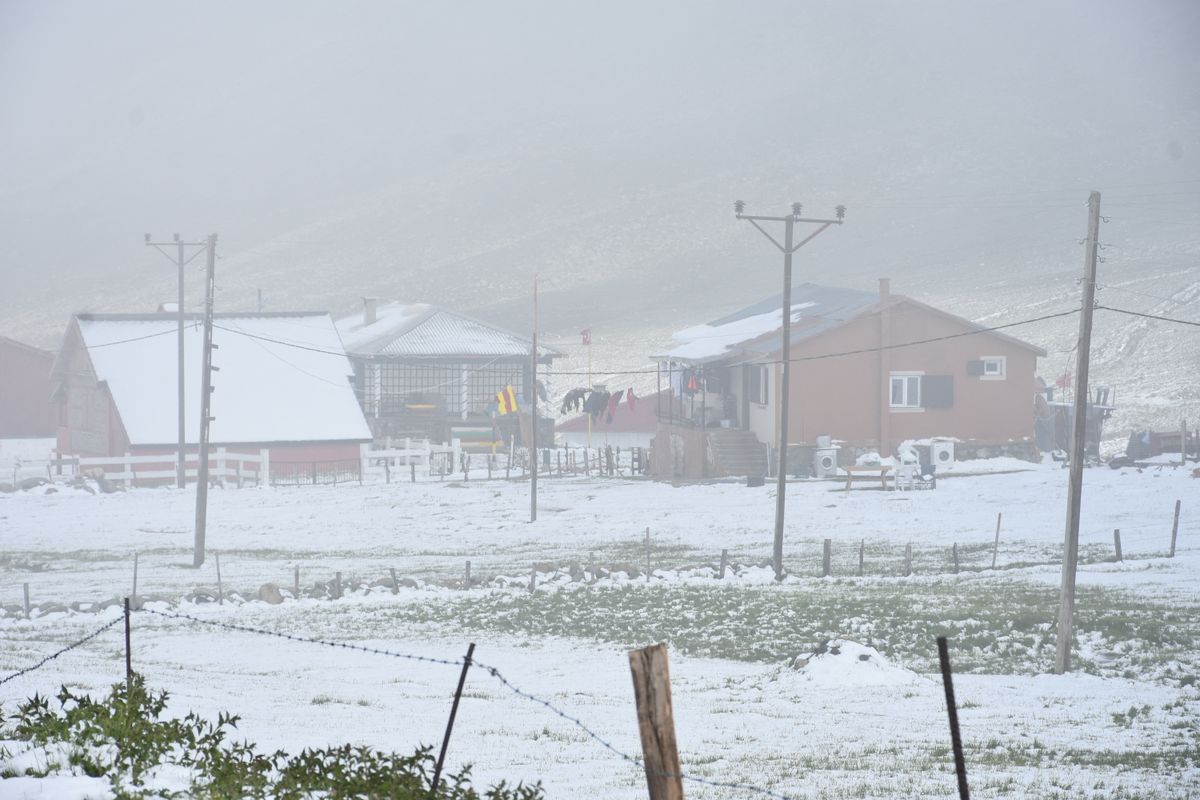 Snowfall in the Ovit Plateau of Rize in the summer