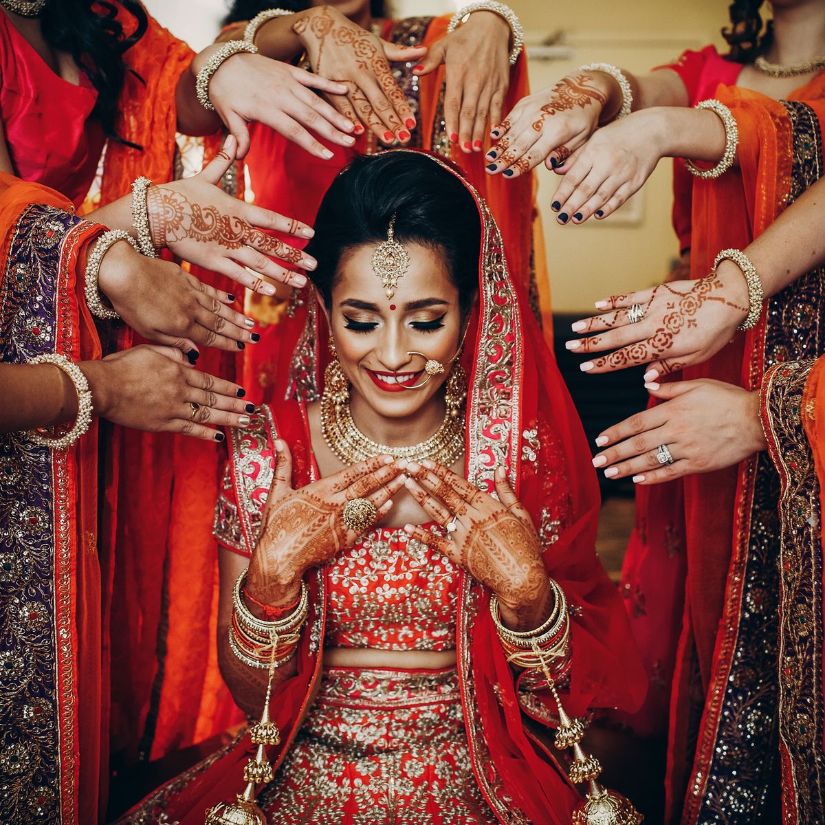 Stunning,Indian,Bride,Dressed,In,Hindu,Traditional,Wedding,Clothes,Lehenga