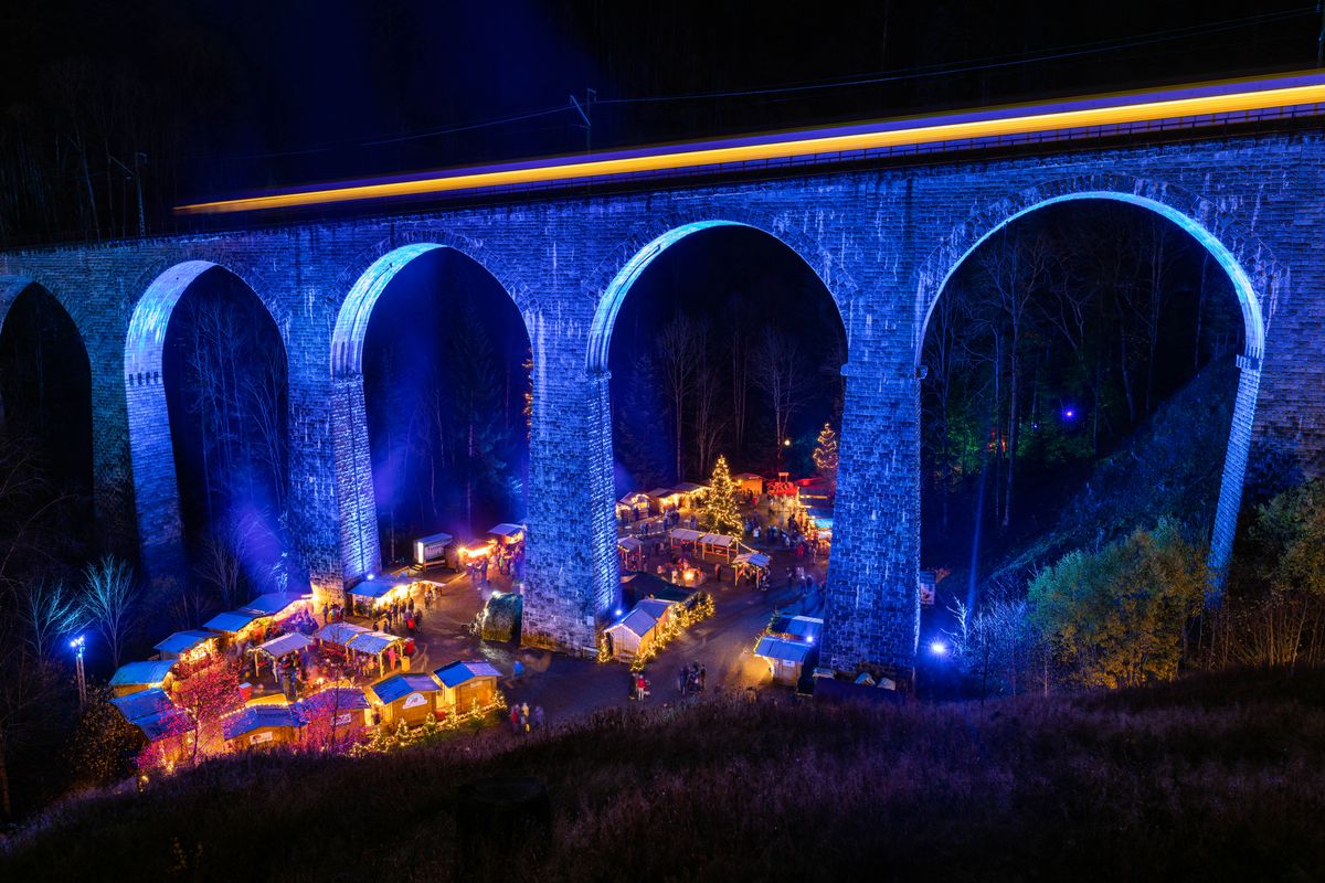 Start of the Christmas market in the Ravenna Gorge