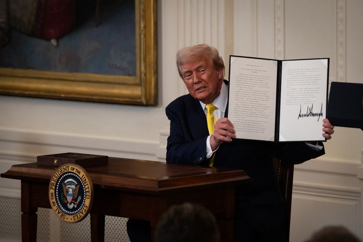 Trump honors veterans on Purple Heart Day