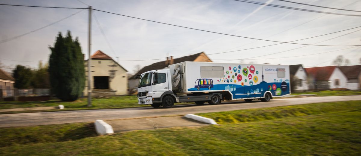 Könyvtárbusz - Tésenfa-02