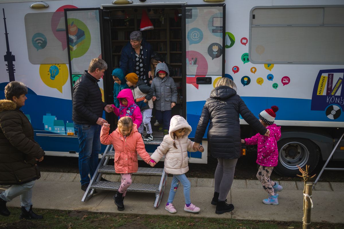 Mikulás előadás Kémes-06