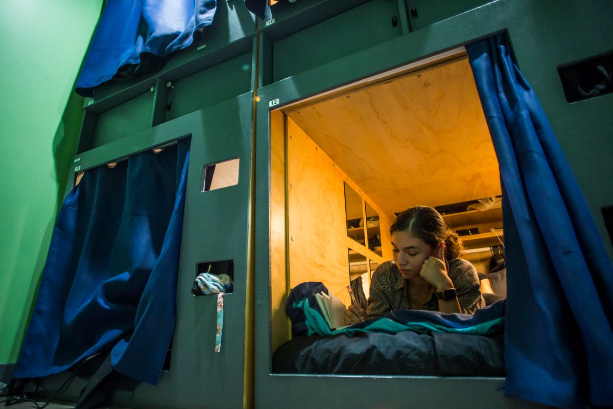 Vivir en una cápsula: una opción para jóvenes artistas que llegan a Los Ángeles