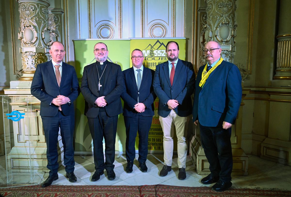 CSÁKY Csongor; BUDAI László; KORMÁNYOS László; KOVÁCS Gergely; NACSA Lõrinc