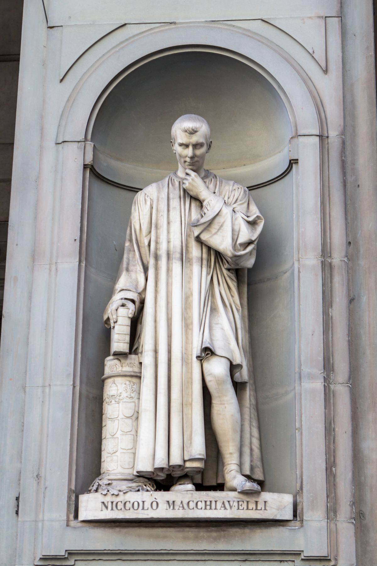 Statue,Of,Italian,Renaissance,Diplomat,And,Writer,Niccolo,Machiavelli,Outside