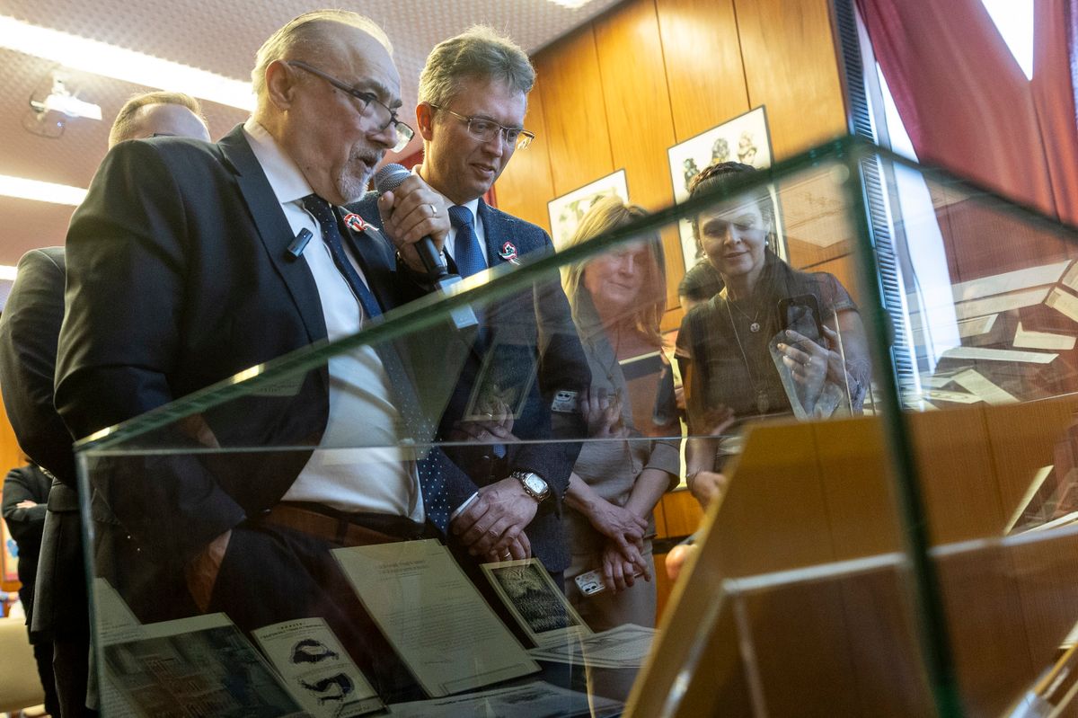 WASS Albert; TAKARÓ Mihály; HANKÓ Balázs