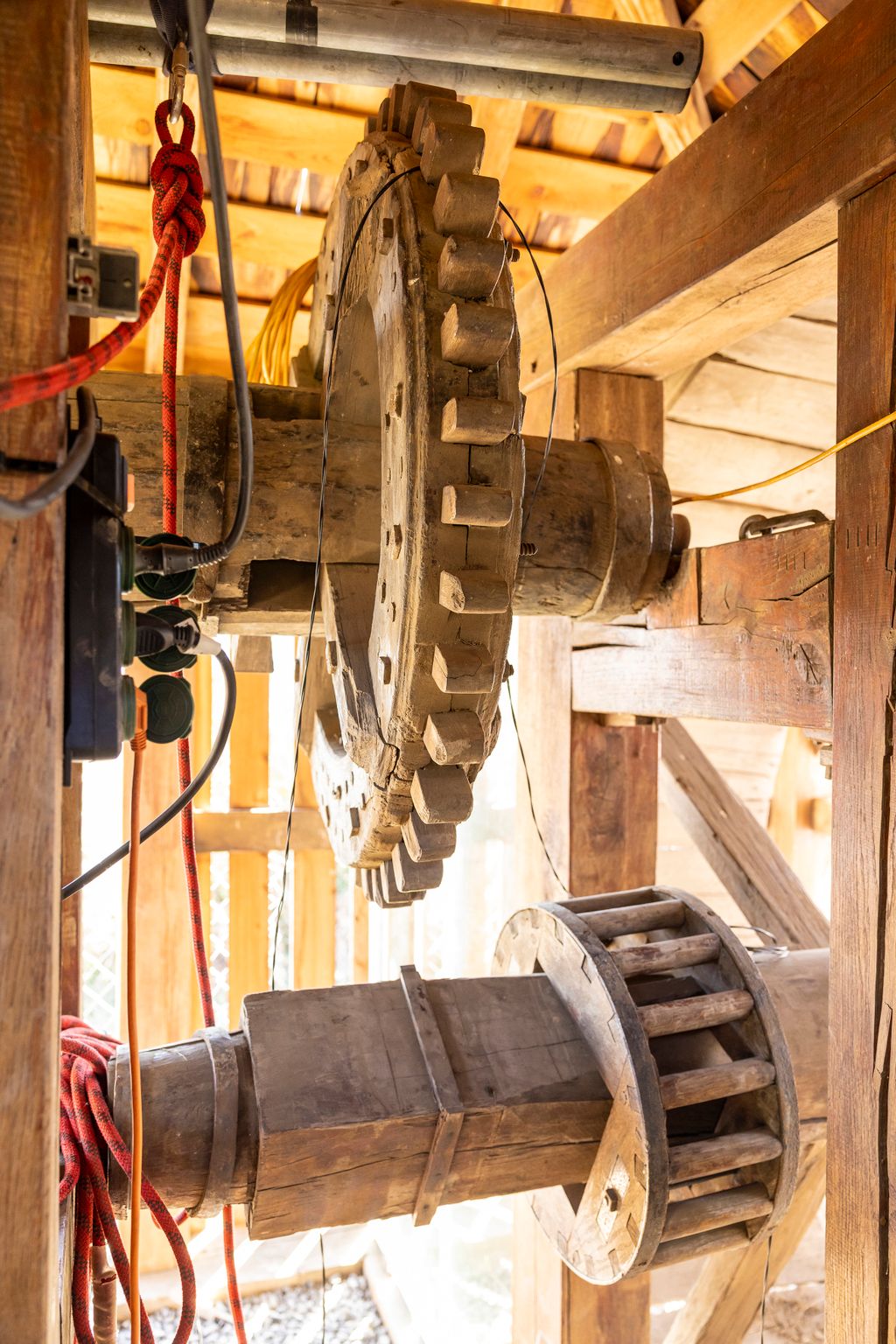 20260227 Somlóhegy Taposókút Somlóvásárhelyen amely a XIX század elején épült ipari műemlék. Barlangi mentő csapat dolgozik a kút teljes mélységének a kitisztításán.  Fotó: Kállai Márton KM