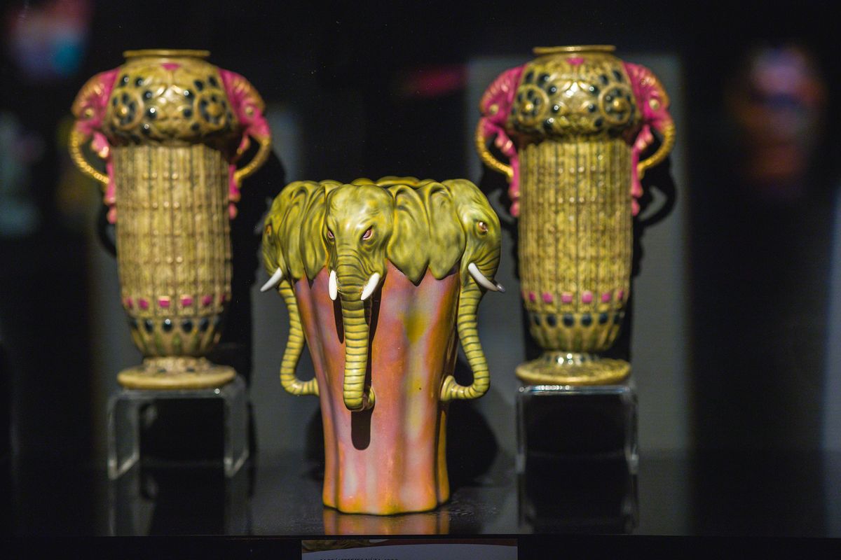 Elefántfejes váza-01